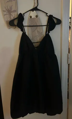 Black dress Size XS thumbnail 1