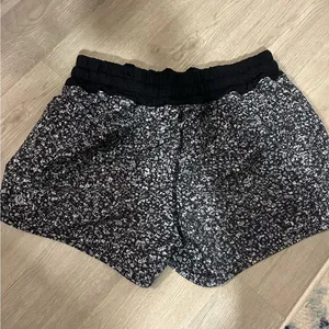 Black and White Lululemon shorts  thumbnail 2