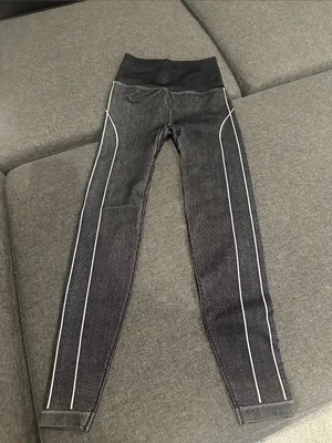Wilson womens evolution tight leggings‎ size XS black and white NWOT thumbnail 1