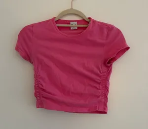 Aritzia TNA pink cropped top thumbnail 1