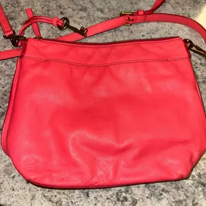 Fossil‎ Crossbody Bag bright Pink Leather Adjustable Strap Key Accent thumbnail 5