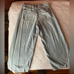 Old Navy Light Blue Wide Leg Jeans thumbnail 3