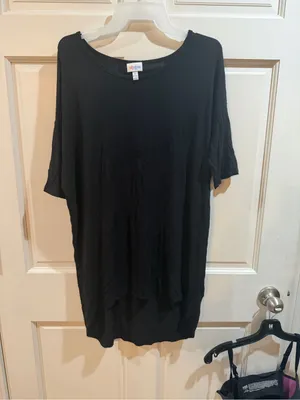 LuLaRoe Black Short-Sleeve Women's Tunic Top Size Medium thumbnail 2