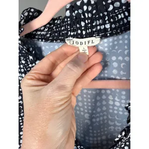 Jodifl Black White‎ Geometric Print Blouse Ruffle Sleeve V Neck Top L thumbnail 4