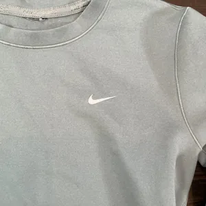 Nike Pro Training Base Layer Long Sleeve Top Grey CU4583-073 Medium Womens thumbnail 2