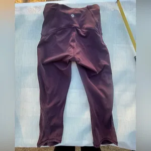 Lululemon Athletica Women’s size 2 Purple High-Waisted Leggings thumbnail 5
