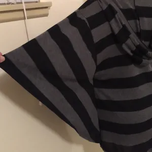 Foreign Exchange Black and grey striped hooded sweater top sz small thumbnail 3