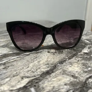 Stylish Black Cat thumbnail 2