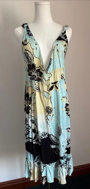 Plunge Neck Floral Midi Dress in Light Blue and Cream thumbnail 1