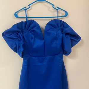 RUFFLE OFF SHOULDER DRESS Royal Blue cocktail dress DO + BE thumbnail 1