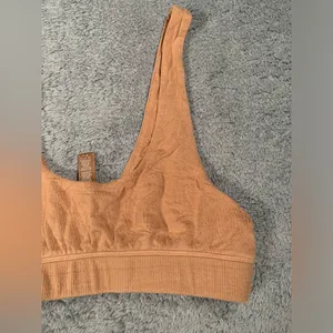 Skims Tan bra Bralette medium thumbnail 3