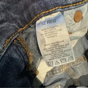 Aeropostale Distressed Stretch Mom Jeans – Size 12 – High Waist thumbnail 5