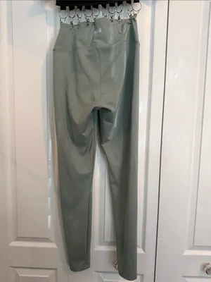 PINK Victoria's Secret Sage Green Ankle & Cropped Leggings thumbnail 3