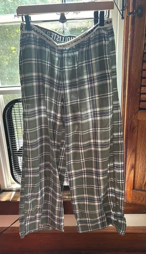 Hollister pj bottoms thumbnail 1