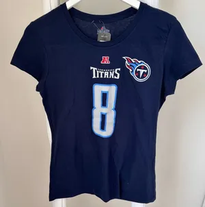 Majestic NFL Tennessee Titans Navy T-Shirt Mariota Size Medium thumbnail 1