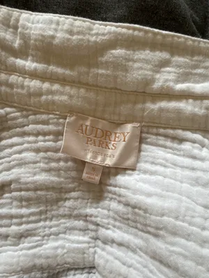 White Button Down Francesca's thumbnail 2