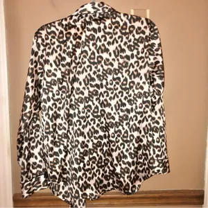 Victoria’s Secret cheetah leopard animal print pajama top brown size medium FLAW thumbnail 2