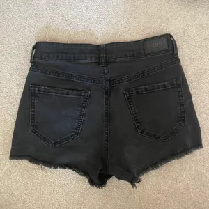 Aeropostale Black High Waisted Distressed Shorts Size 00 thumbnail 4