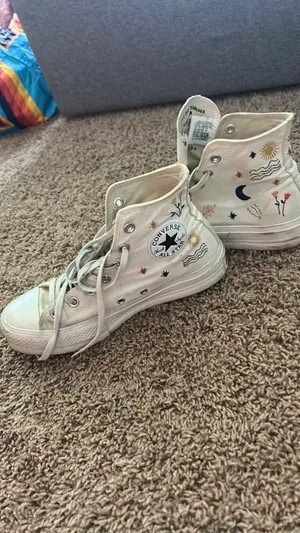 Converse All Star Embroidered Chuck Taylor Lift Platform thumbnail 2
