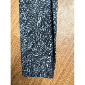 Nike Running‎ Dri-FIT Leggings women's Medium Black Grey Abstract Wave thumbnail 9