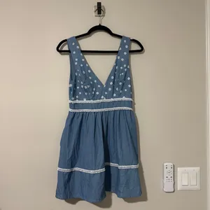 Petal & Pup Estrella Mini Dress V Neck Size Small thumbnail 3