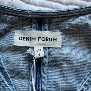 Aritzia The '90s Mia Cropped Denim Vest thumbnail 10