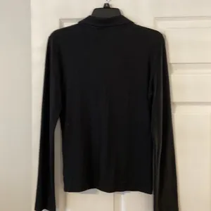 Tory Burch long sleeve shirt size M good condition length 26” bust 32” thumbnail 6