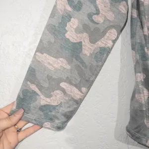 Jaclyn Intimates Gray Camouflage Flyaway Cardigan Size Large thumbnail 2