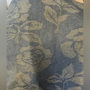 Abercrombie & Fitch Denim Mini Skirt women’s Size 25/0 Gold Floral Pattern thumbnail 3