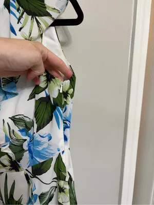 Banana Republic Sleeveless Ruffle Wrap Maxi Dress in Floral - Size 0 Petite thumbnail 5