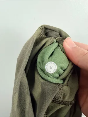 Lululemon Align Pant II 25" in heritage 365 camo green twill multi size 6 thumbnail 7