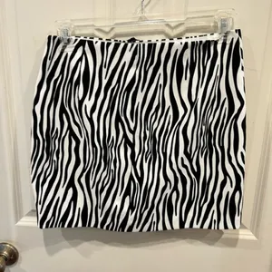 NWT Anthropologie Grey Lab Lined Zebra Print Mini Skirt With Slit Sz‎ L Festival thumbnail 3