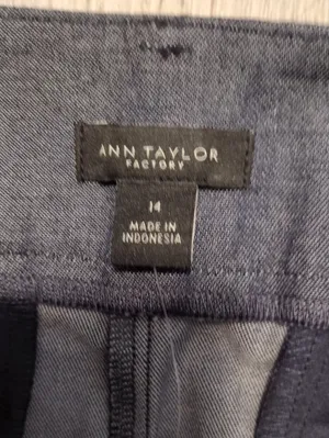 Ann Taylor Factory Chino Shorts Size 14 thumbnail 3