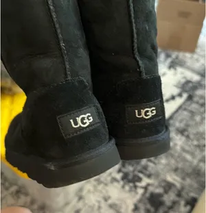 UGG Boots Black thumbnail 2