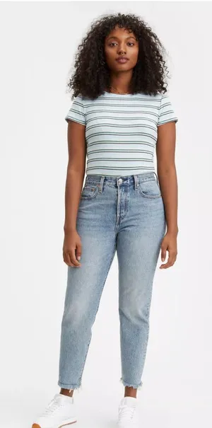 Levi's Wedgie Icon Fit Ankle Jeans Medium Wash Size 28‎ thumbnail 1