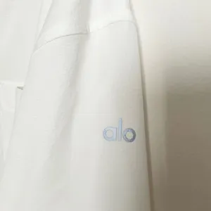 Alo Yoga Dreamscape Button Down Long Sleeve White M thumbnail 4