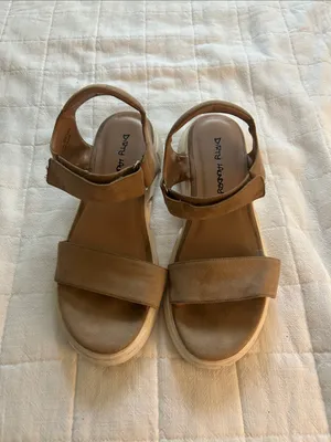 Dirty Laundry Tan Suede Platform Sandals with White Sole thumbnail 4