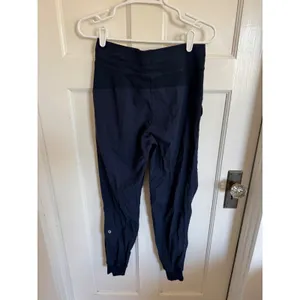 Lululemon‎ Dance Studio Jogger Pants size 6 thumbnail 3