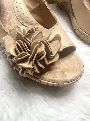 b.o.c. Born Concepts Tan Floral Open Toe Slingback Cork Wedge Sandals Size 6 thumbnail 4