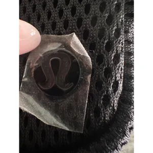 NWT New Lululemon Everywhere Belt Bag Knit Mesh Black Crossbody Waist Fanny Pack thumbnail 2