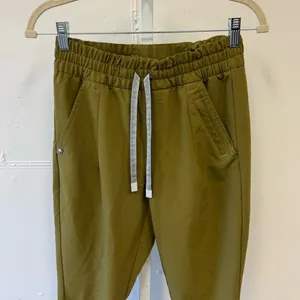 Figs Women's Petite High‎ Waisted Uman Relaxed Jogger Scrub Pants Bonsai XXS thumbnail 3
