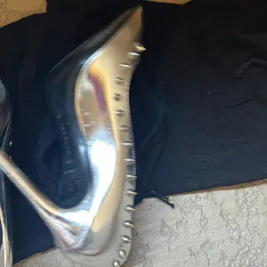 Barbara Bui Paris Spiked Studded Silver Stilletto Heels Size 7 thumbnail 9