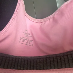 Nike sports bra thumbnail 2