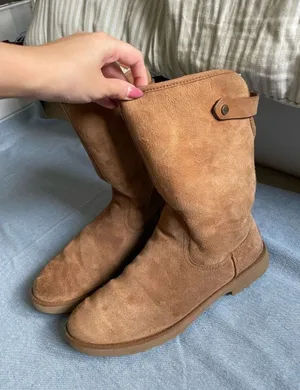 Women’s UGG Romely Cuffable Boots Size 9 Shearling Fur Lined Winter Cold Weather thumbnail 1