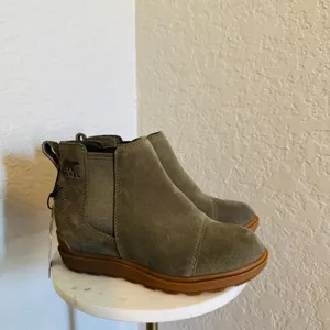 Sorel Evie II Waterproof Chelesa Bootie, Size 5.5 Stone Green, Leather/Suede NWT thumbnail 9