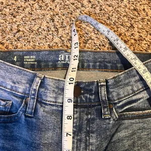 ANA High Rise Straight Jeans Women's Size 4 Distressed Wash Frayed Hem‎ thumbnail 5