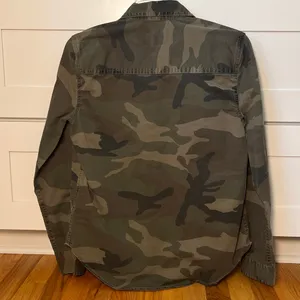 Abercrombie and Fitch Women’s Camo Button Down Shirt Size XS thumbnail 5