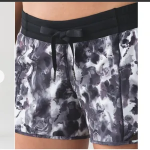 Hotty Hot Short - Mini Obscurred Black Dusty Mauve / Black thumbnail 1