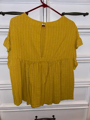 Boutique Shirt Size M thumbnail 2
