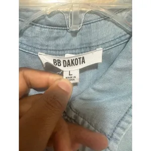 BB‎ Dakota Womens Chambray Sleeveless Shirt w/ Sleeves Light Wash Denim Size L thumbnail 3